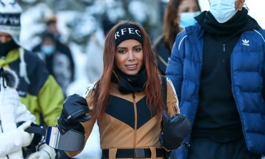 anitta-defies-freezing-temperatures-while-skiing-in-aspen-with-friends_1.jpg